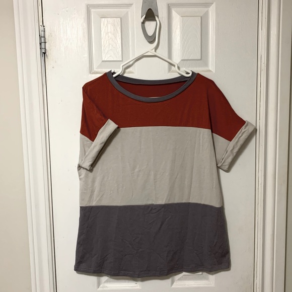 SHEIN Block Coloured T-Shirt - Picture 2 of 5